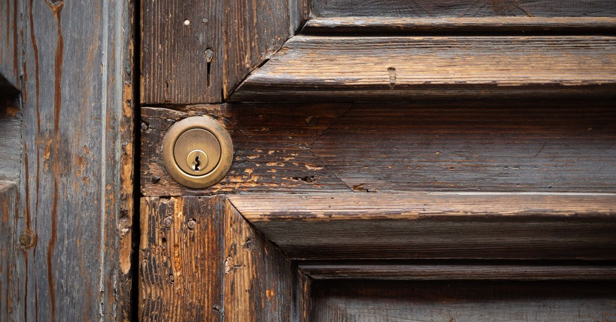 What Is a Mortise Lock and Why Do Wellesley Homes Have So Many of Them? — Jemmy Locksmith